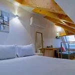 아파트 Downtown Retreat