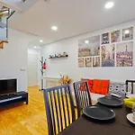 公寓 Downtown Retreat *