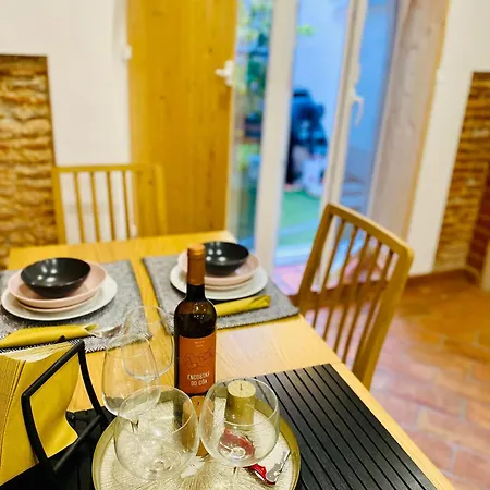 Downtown Retreat Апартаменты